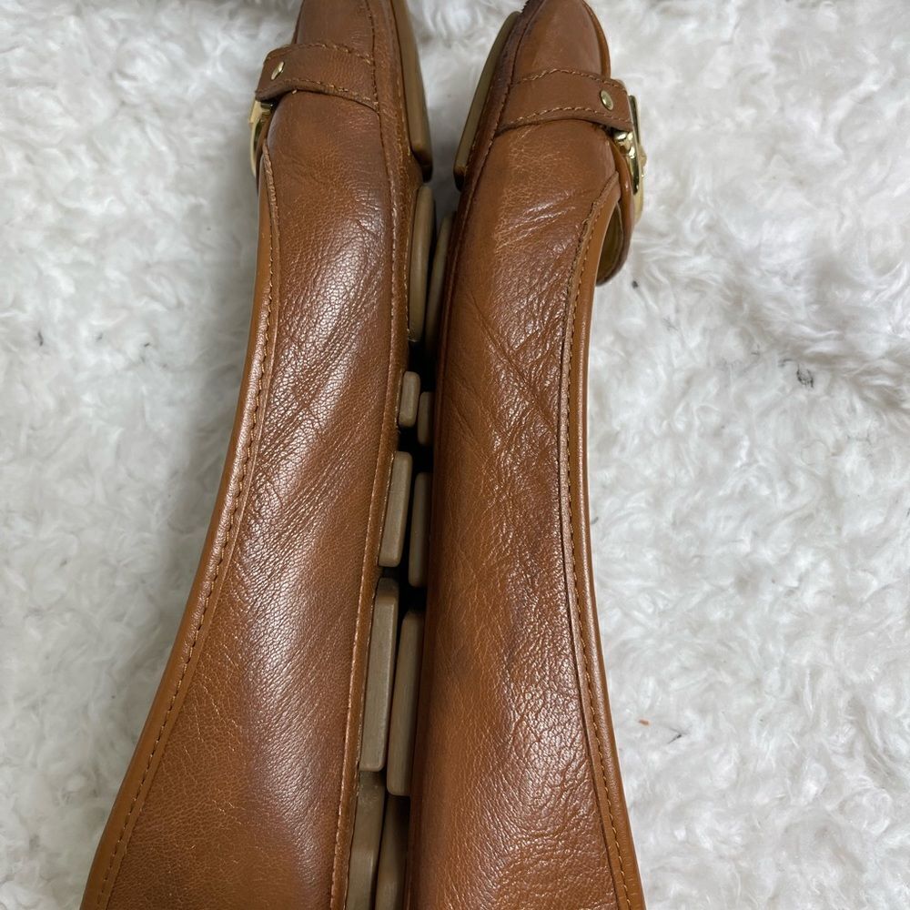 Michael Kors Fulton leather tan slip on flats with gold tone logo accent SZ7.5M - Picture 5 of 10